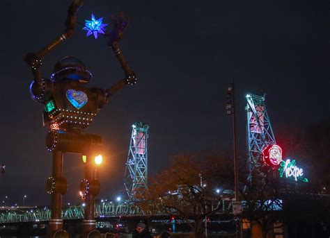 Portland Light Festival 2023 | Matt & Tofu (Jennifer) Straite | Flickr