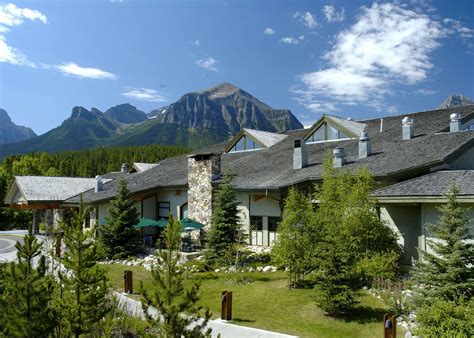 Lake Louise Inn | Hotels in Lake Louise | Audley Travel US