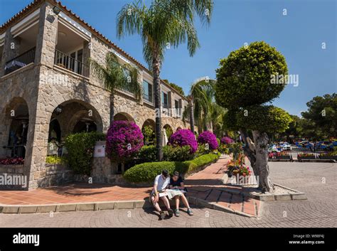 Parador de gibralfaro hi-res stock photography and images - Alamy