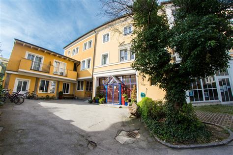 9 BEST Hostels in Salzburg (2024 Insider Guide)