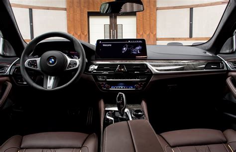 2021 BMW M550i Matches Alpine White Body With Mocha Interior | Carscoops