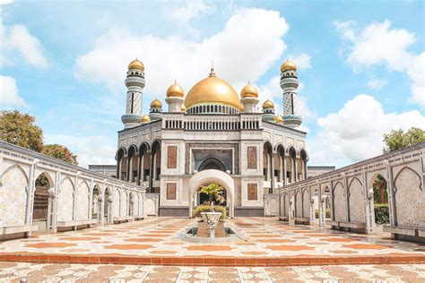 3 Masjid di Brunei Darussalam Paling Indah Kaya Sejarah