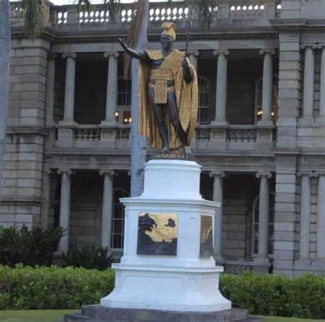 King Kamehameha Statue Honolulu Hawaii - Live Your Aloha