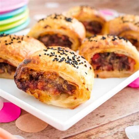 Cheese and bacon sausage rolls - Kidgredients