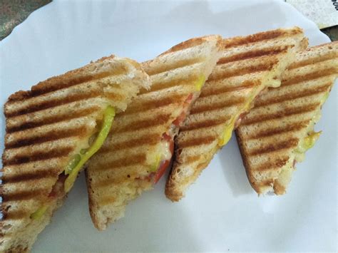 Avocado Cheese Tomato Sandwich Recipe - Eating Cultures