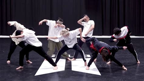 Jimin's Man Bun Took Center Stage In BTS' New "Black Swan" Practice ...