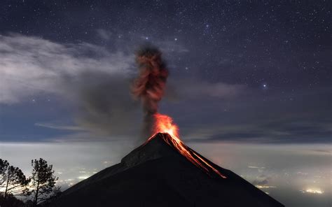 ¿Cómo es caminar sobre el volcán Acatenengo en Guatemala?