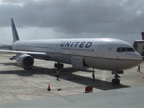 United Airlines Fleet Boeing 767-400ER Details and Pictures