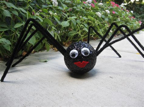 Craft Klatch ®: Halloween Glitter Spider Craft Tutorial