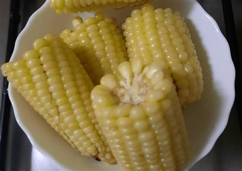 Boiled Green Maize Recipe by Shiuri - Cookpad