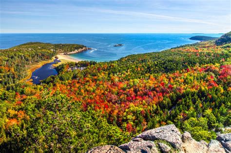 Maine Fall Foliage Drive - A Leaf-Peeping Paradise