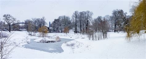 Park im Winter Stock Photo | Adobe Stock