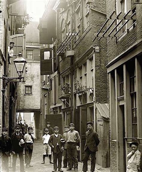 Amsterdam Red Light District History: Past, Present & Future |Amsterdam ...