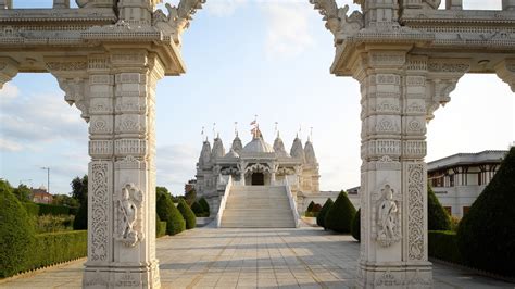 Neasden Temple Is Built From Over 5,000 Tons of Hand-Carved Stone ...