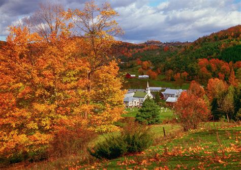 All the Ways to Enjoy Fall Foliage in Vermont: Hikes, Ski Gondolas ...