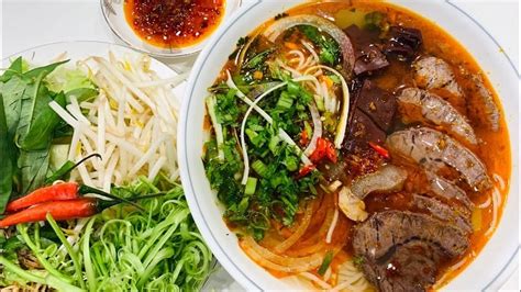 Đúng chuẩn hương vị cố đô với 15 quán bún bò Huế ngon ở Sài Gòn