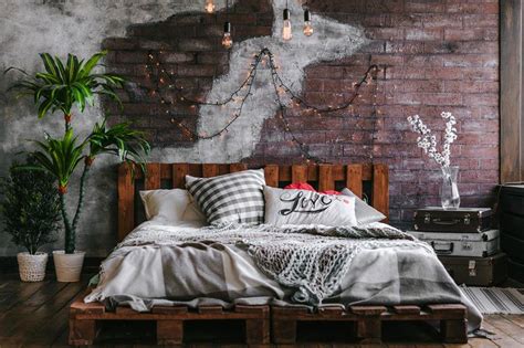 Pallet Bed With Lights