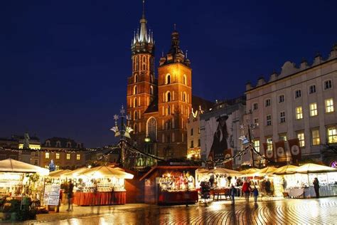 7 Reasons YOU SHOULD Visit Krakow Christmas Market in 2022