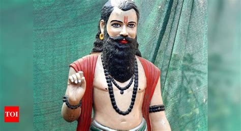 Guru Dronacharya statue found but without a palm | Gurgaon News - Times ...