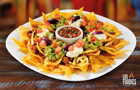 Best Nachos Supreme Recipe - Los Foodies Magazine