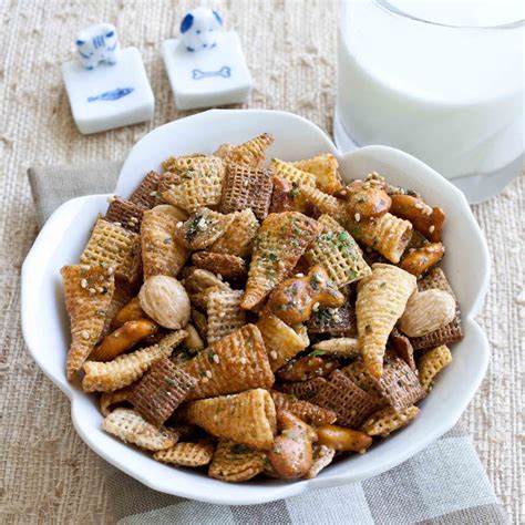 FOODjimoto: Furikake Chex Mix