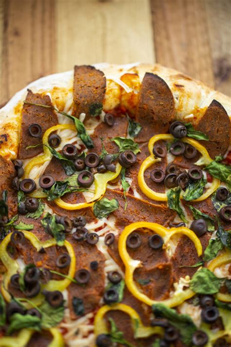 How to Make Best Vegan Pizza - HealthyHappyLife.com