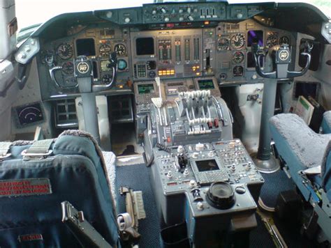 747-300 cockpit by kaasjager on DeviantArt