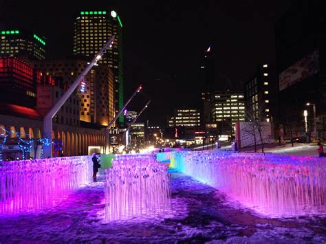 Quartier des spectacles de Montréal | Light installation, Montreal ...