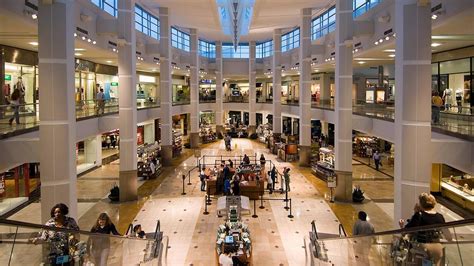 Despite near capacity, Raleigh's Triangle Town Center Mall loses value ...