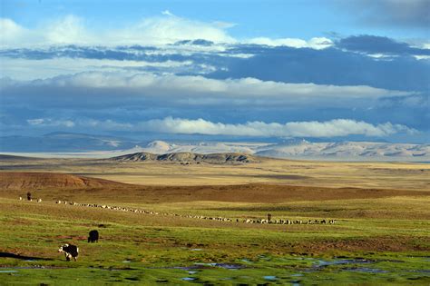 New insights into the geographical landscape of prehistoric central Tibet