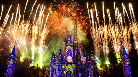 "Disney Enchantment" Full Fireworks Show at Magic Kingdom - Walt Disney ...