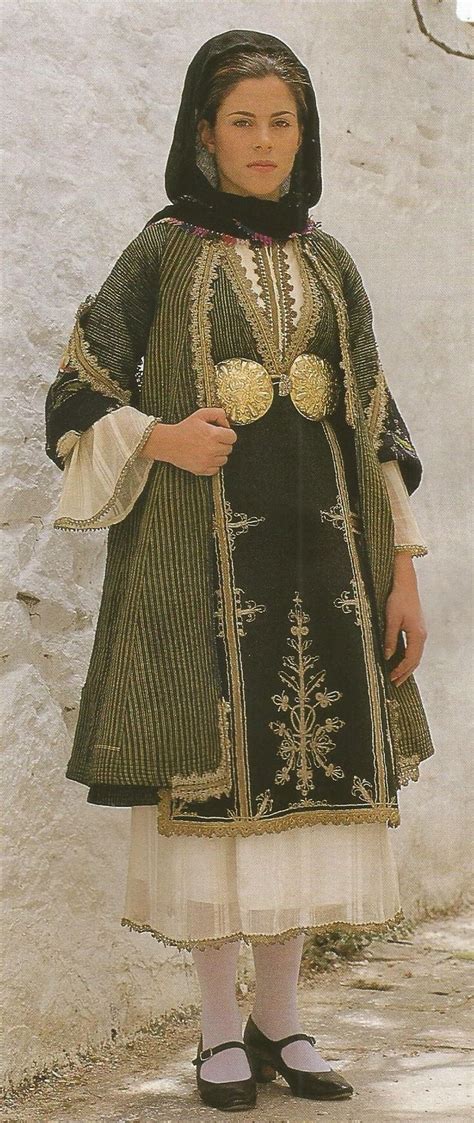 Αλμυρός Θεσσαλίας(Δόρα Στράτου) … | Greek traditional dress, Greek ...