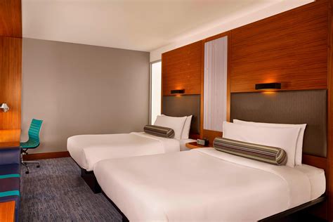 Modern Hotel in East London | Aloft London Excel