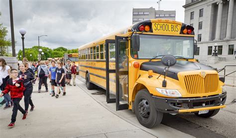 New proposal targets drivers who ignore school bus stop-arms - Session ...