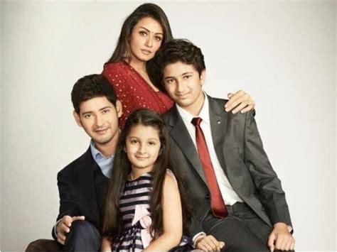 Family Time: Mahesh Babu, Namrata Shirodkar and kids look adorable in ...