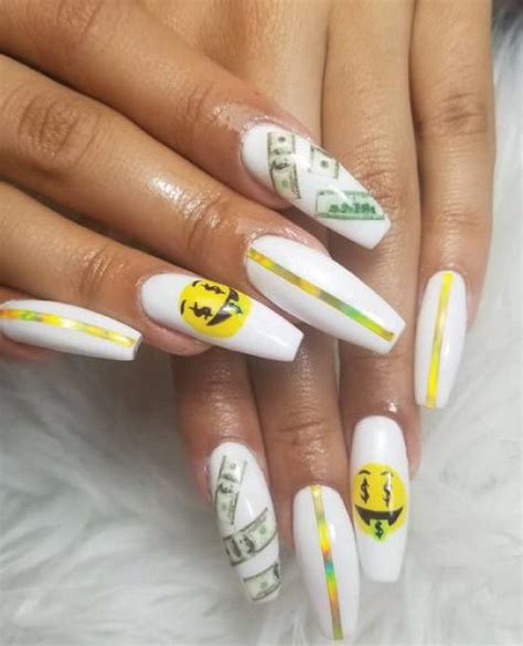 22 Easy Emoji Nail Art Designs for Back to School 2018 | MCO