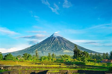 Mount Mayon: Facts and History - WorldAtlas