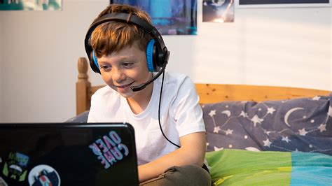 How to Ensure Your Children Stay Safe While Playing Online Games | NSPCC