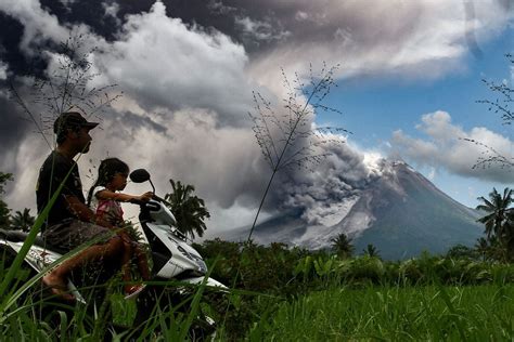 Impresionantes imágenes de la erupción del volcán Merapi en Indonesia ...