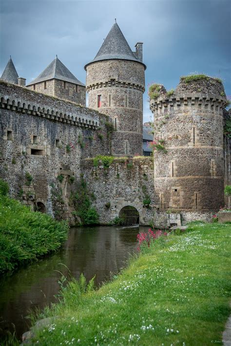 Fougeres Castle, France (by Breizh@tao) | Castles france, Castle house ...