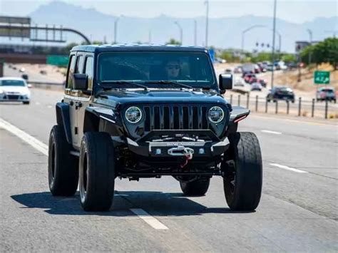 Do Jeep Wranglers Flip Easily? | Vehicle Answers