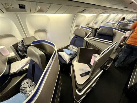 Best Seats On United Polaris Business Class Review 767 300 ...