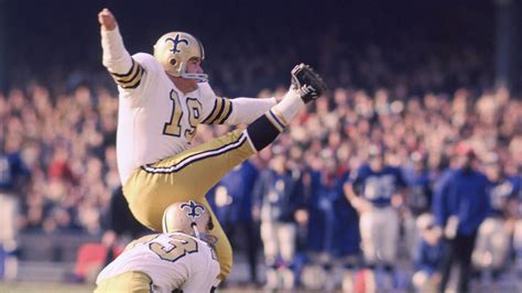 Legendary Saints kicker Tom Dempsey dies at 73