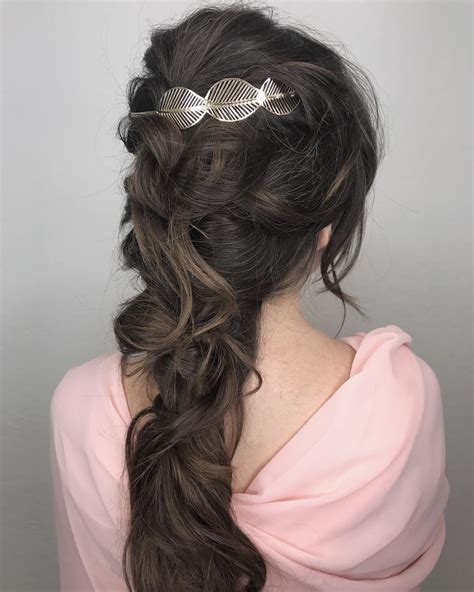 20 Best Greek Hairstyles We’re Obsessed With