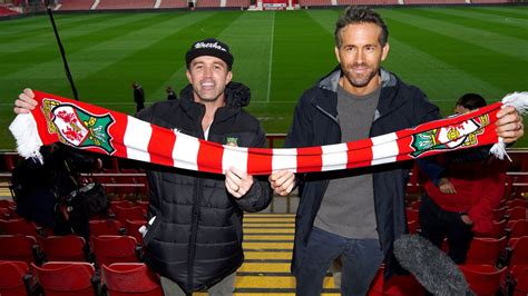 Wrexham FC owners Ryan Reynolds and Rob McElhenney donate £10,000 ...