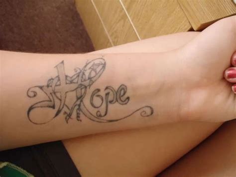 52 Lovely Hope Wrist Tattoos