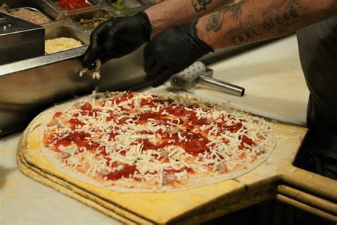 Traditional Pizza Sauce Vs. Other Sauces - Get Saucy with 575°