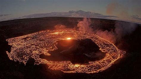 Hawaii's Kilauea volcano erupts again, summit crater glows : NPR