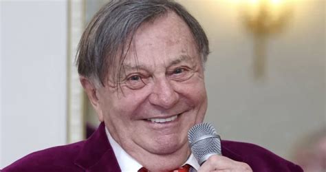 'Finding Nemo' Actor and Comedian Barry Humphries Has Passed Away ...