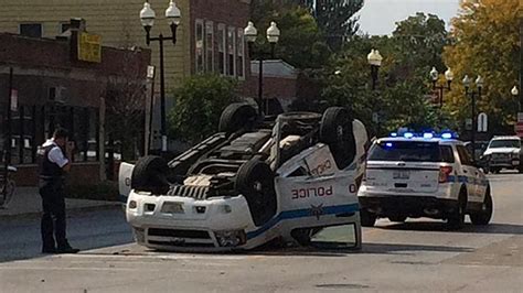 Police officer hospitalized after car crash | abc7chicago.com